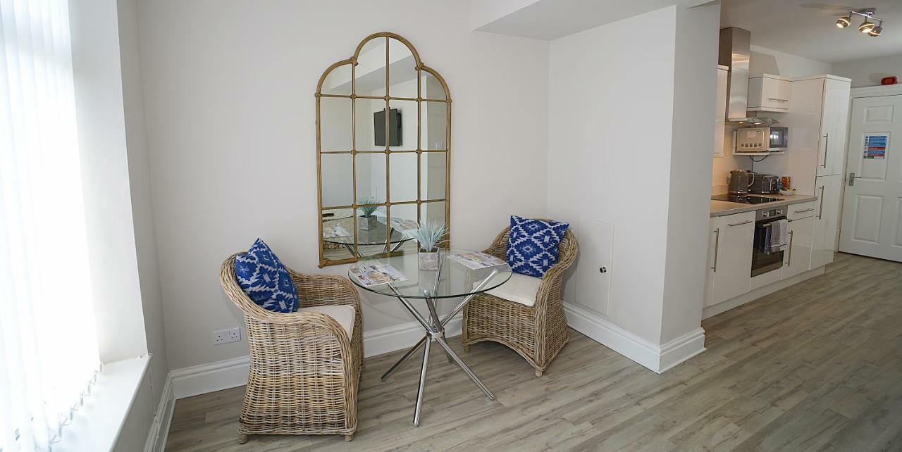 Twelve Apartments Blackpool Kültér fotó